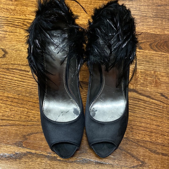 Enzo Angiolini black feather peep toe pumps - Picture 2 of 5